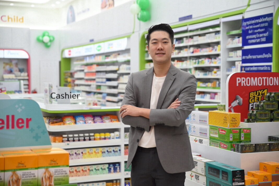 เฮลท์อัพ ปักหมุด Makro ศรีอยุธยา เปิดร้านยา Super Save สาขาใหม่เปิดไลน์อัพสินค้าเพิ่มกลุ่ม Mum & Baby และ Health Tech ชูต้นแบบธุรกิจแฟรนไชส์จำหน่ายผลิตภัณฑ์ครบครัน